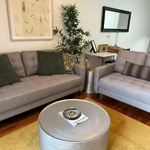 Dress Circle - Archer Street Apartment Adelaide